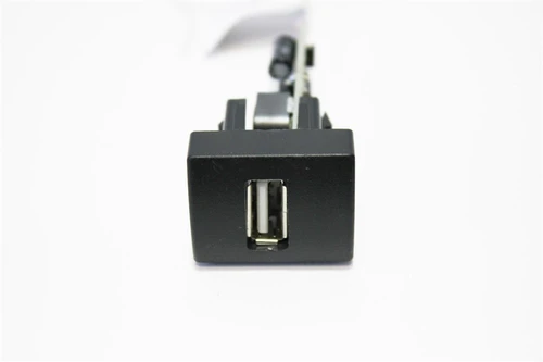 Зарядное устройство USB Гранта, Приора - 1 разъем 9254