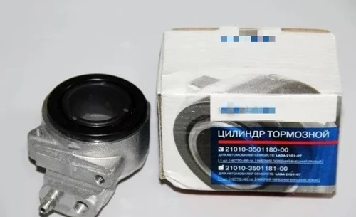 Цилиндр переднего тормоза наружн. правый ВАЗ 2101 АГК 21010-3501180-00 шт 5593