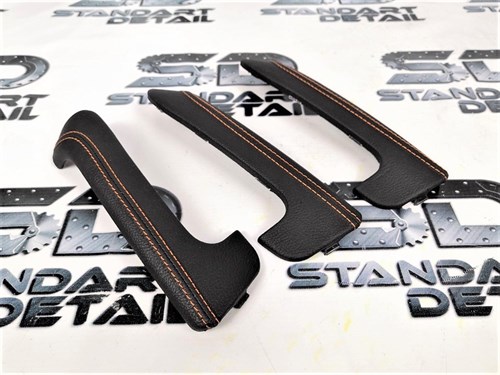 Накладки ручек пассажирских дверей в экокоже с цветной строчкой Лада Гранта, Калина 2 2190-6202188 4529