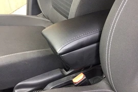 Подлокотник Ниссан Жук (2010-2019) в подстаканник Arm-Auto 8216